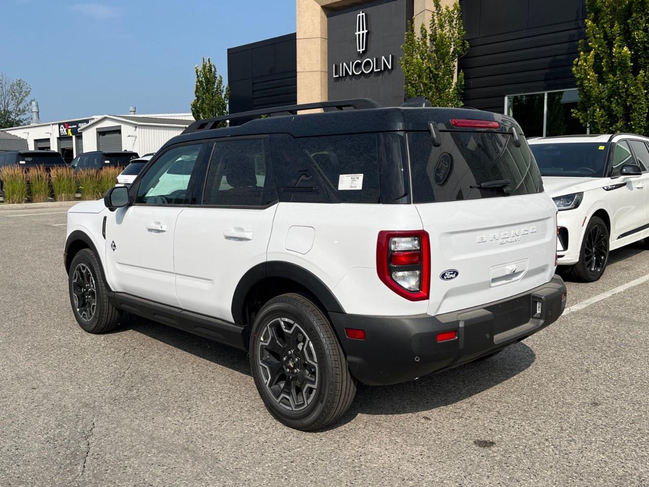 2026 Ford Bronco Sport Outer Banks 4x4 Photo2
