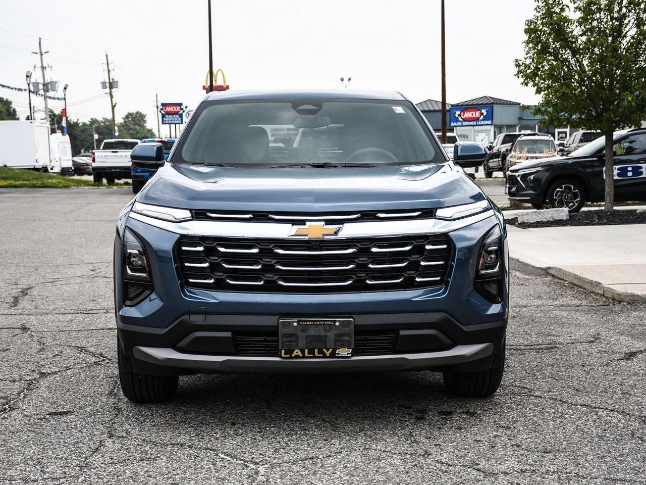 2027 Chevrolet Equinox LT Photo1