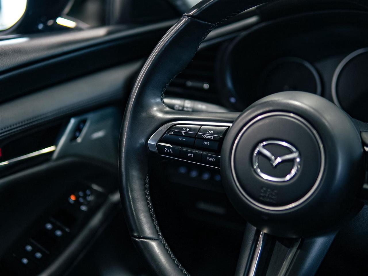2025 Mazda MAZDA3 GT | NAV | LTHR | ROOF | NO ACCIDENTS Photo
