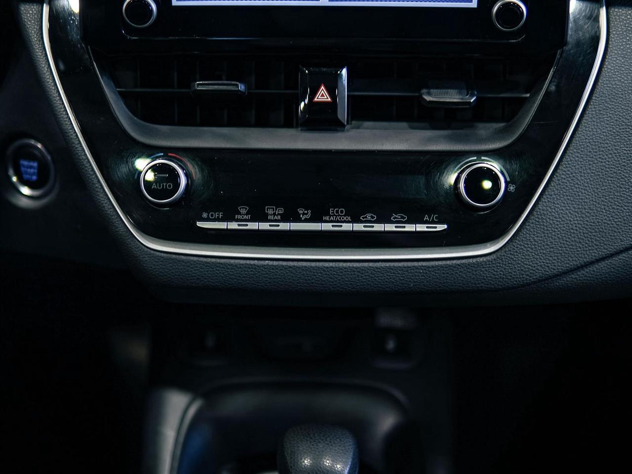2022 Toyota Corolla LE | UPGRADE | SUNROOF | TOYOTA SERVICED | NO ACCIDENTS Photo