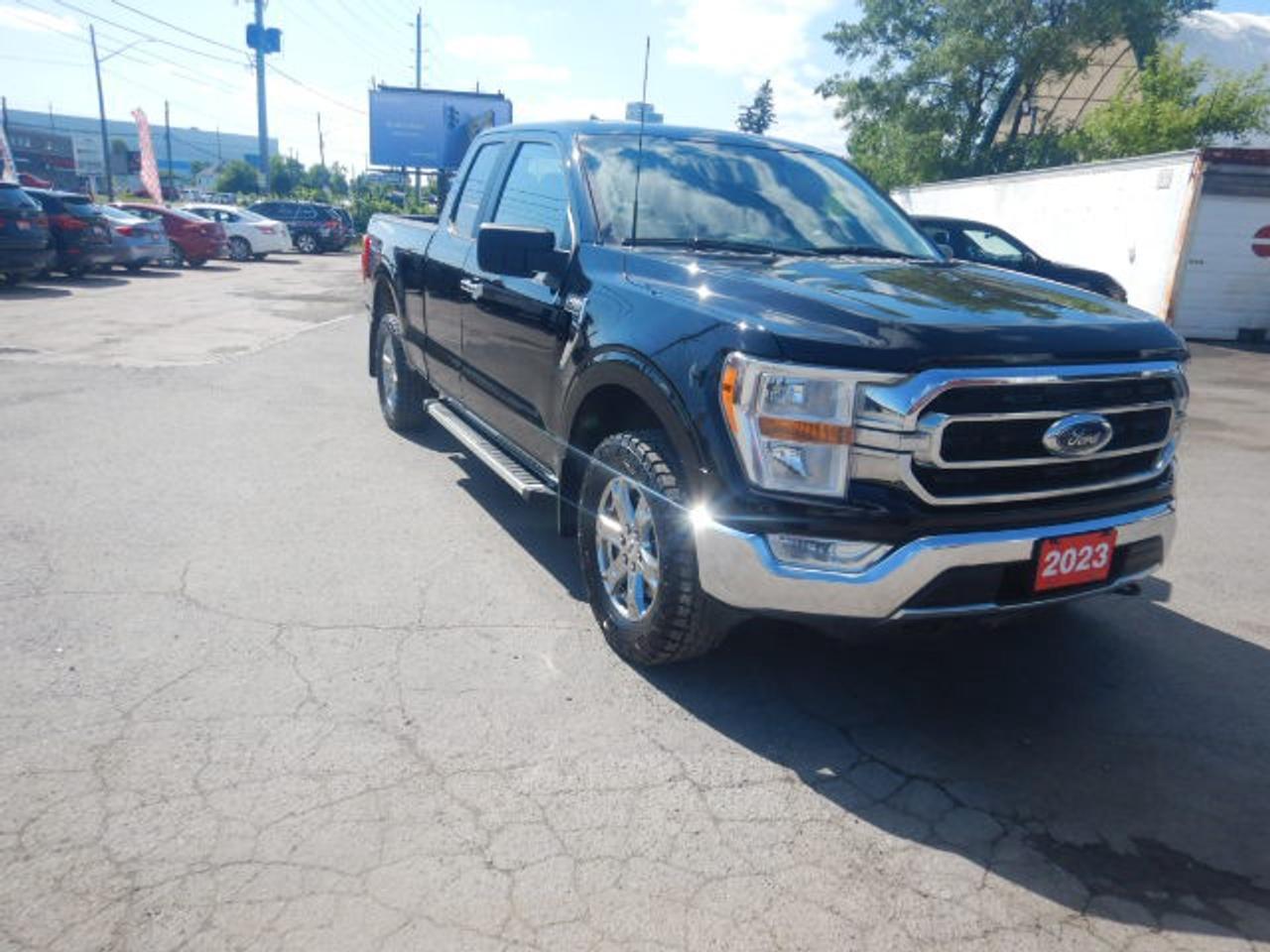 2023 Ford F-150 XLT Photo2