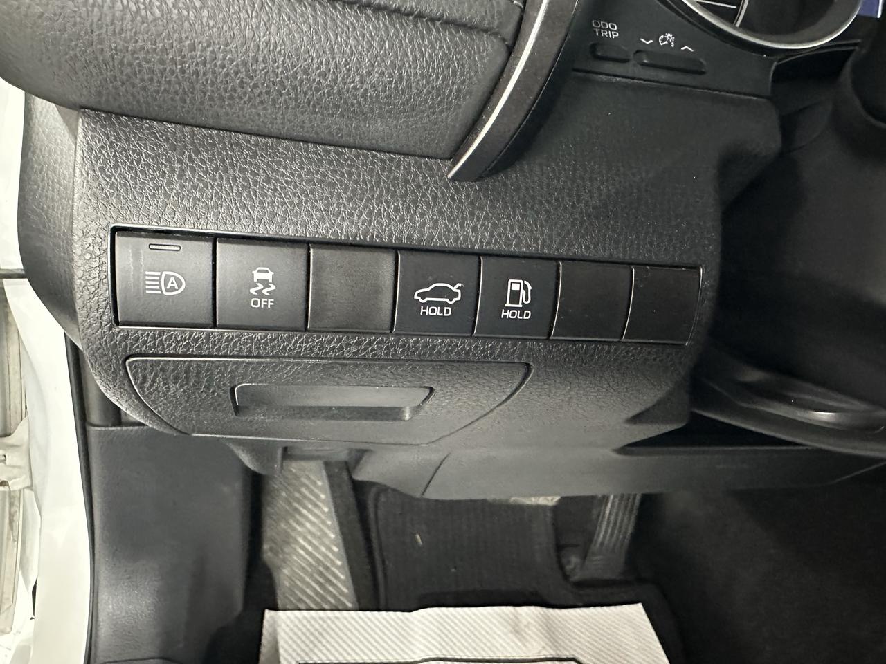 2022 Toyota Camry HYBRID LE Photo36