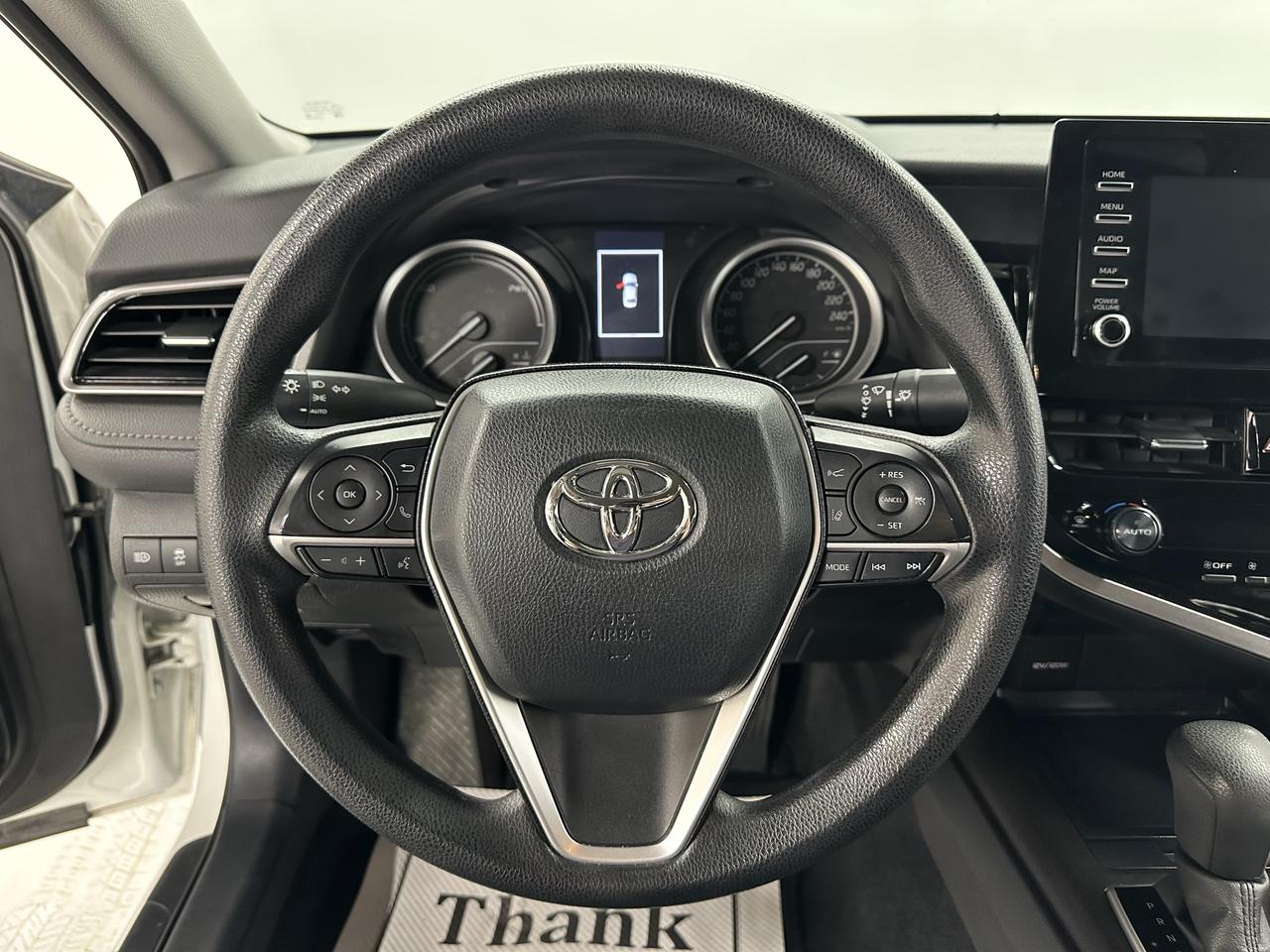 2022 Toyota Camry HYBRID LE Photo13