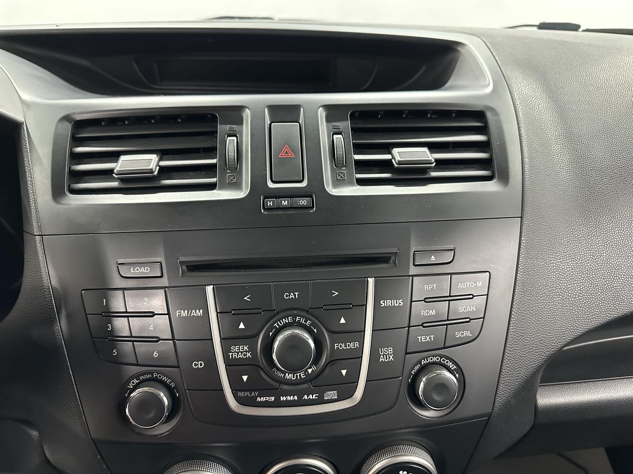 2015 Mazda MAZDA5 GS Photo12