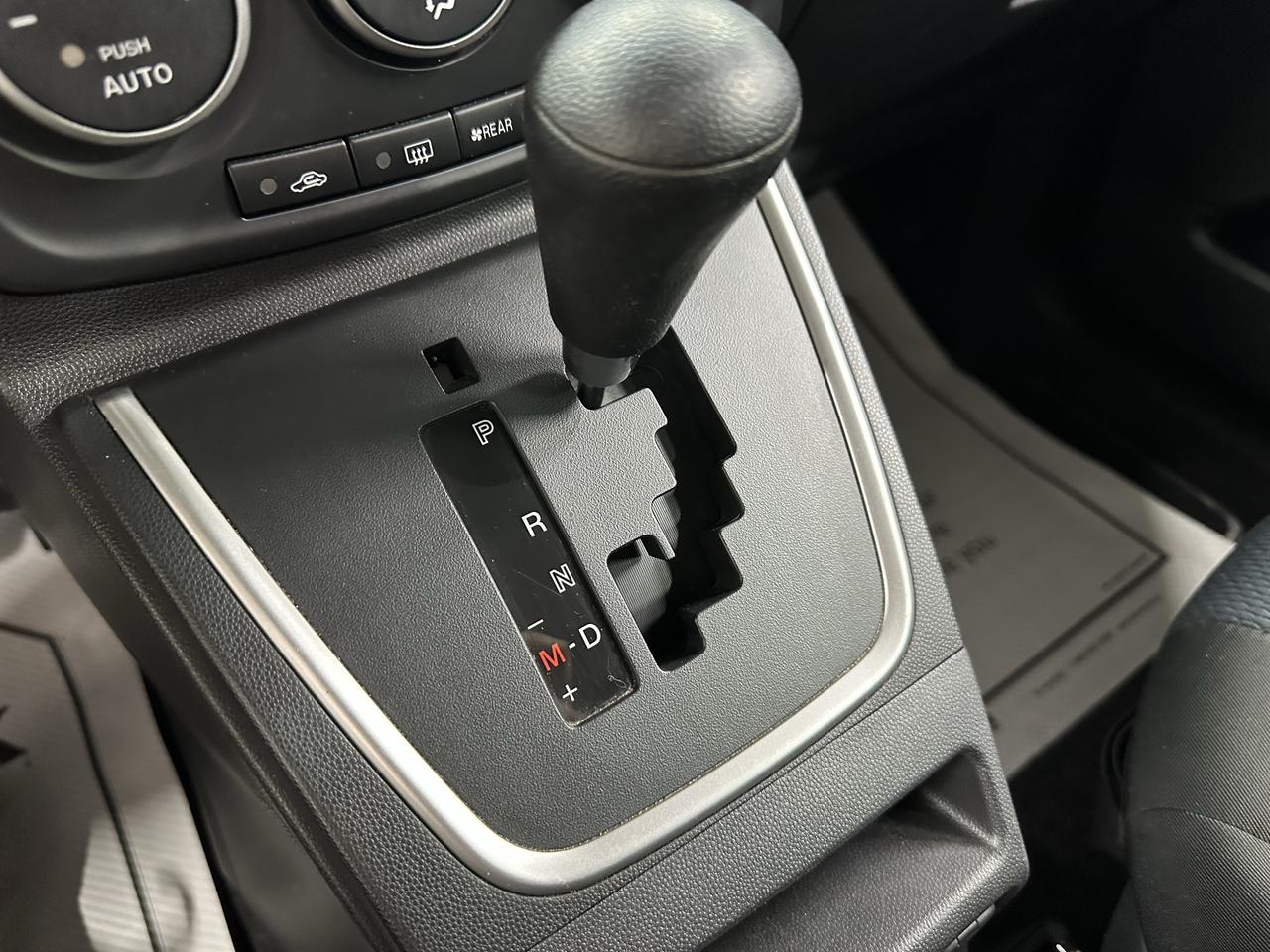 2015 Mazda MAZDA5 GS Photo10