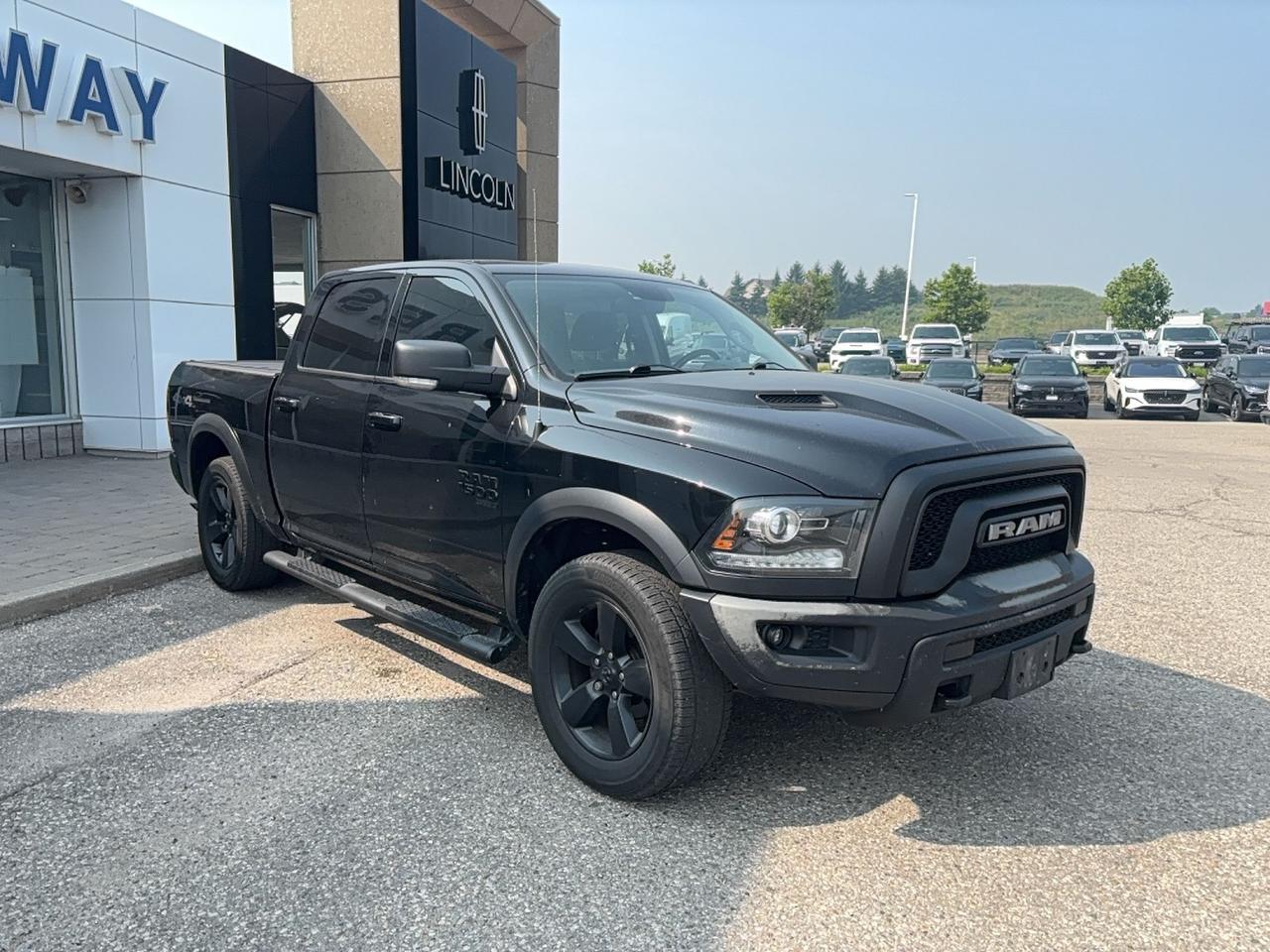 2019 RAM 1500 WARLOCK, CREWCAB, SUNROOF, UCONNECT, AS TRADED! Photo2