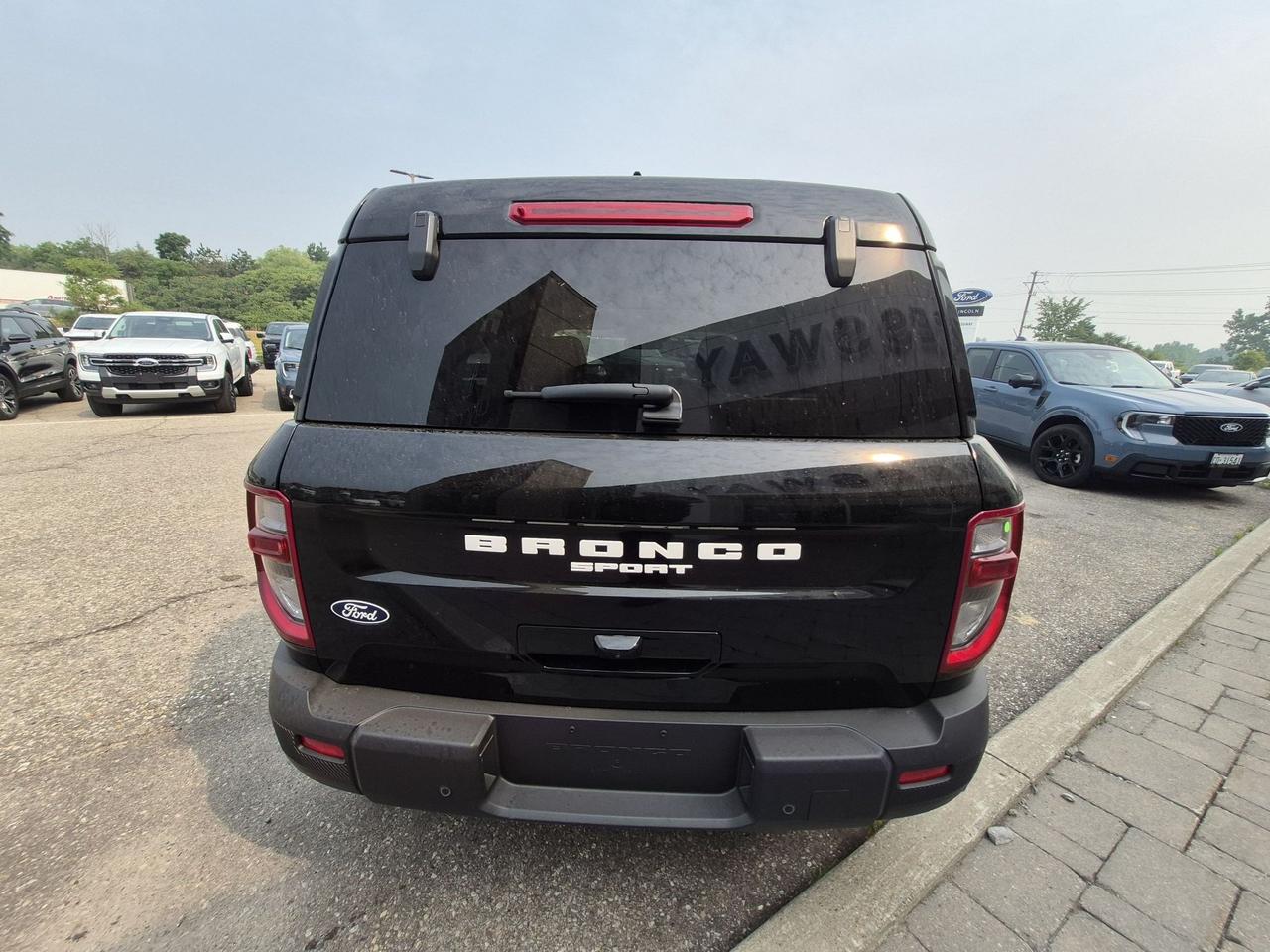 2026 Ford Bronco Sport OUTER BANKS, MOONROOF, TECH PKG, MEMORY SEAT Photo4