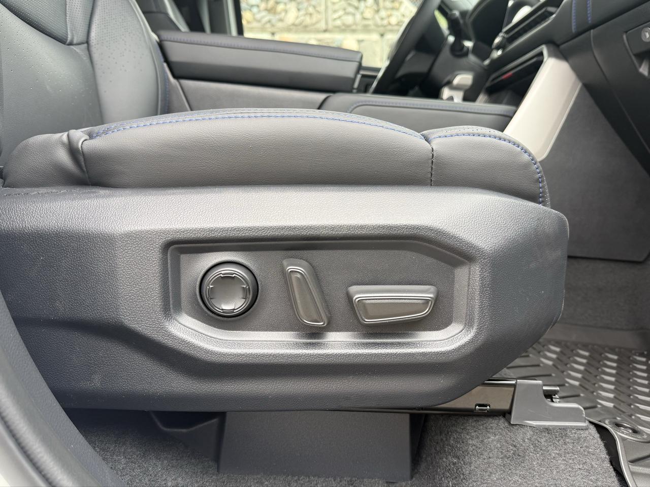 2026 Toyota Tundra Platinum Photo