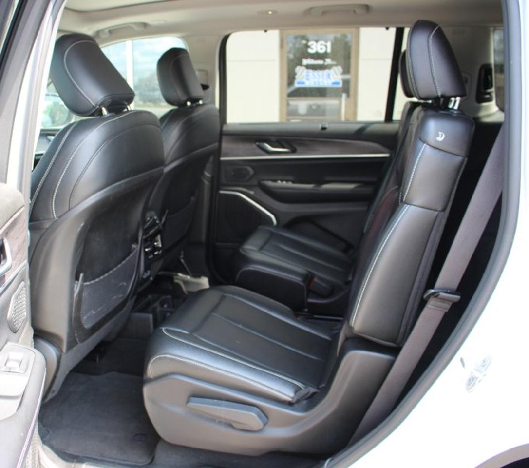2024 Jeep Grand Cherokee Ltd*Low Ks*4x4*3rd Row*Heated Leather MoonRoof*BT Photo