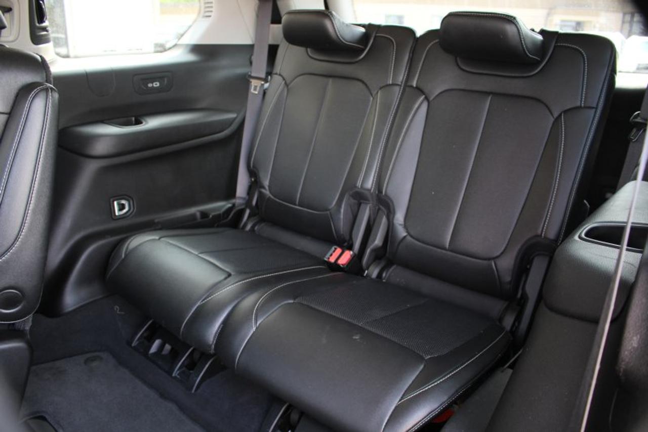 2024 Jeep Grand Cherokee Ltd*Low Ks*4x4*3rd Row*Heated Leather MoonRoof*BT Photo