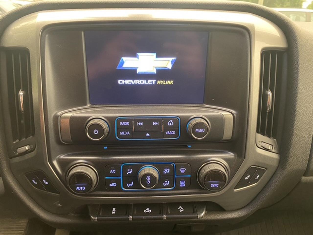 2018 Chevrolet Silverado 1500 1500 LT 4WD DOUBLE CAB Photo