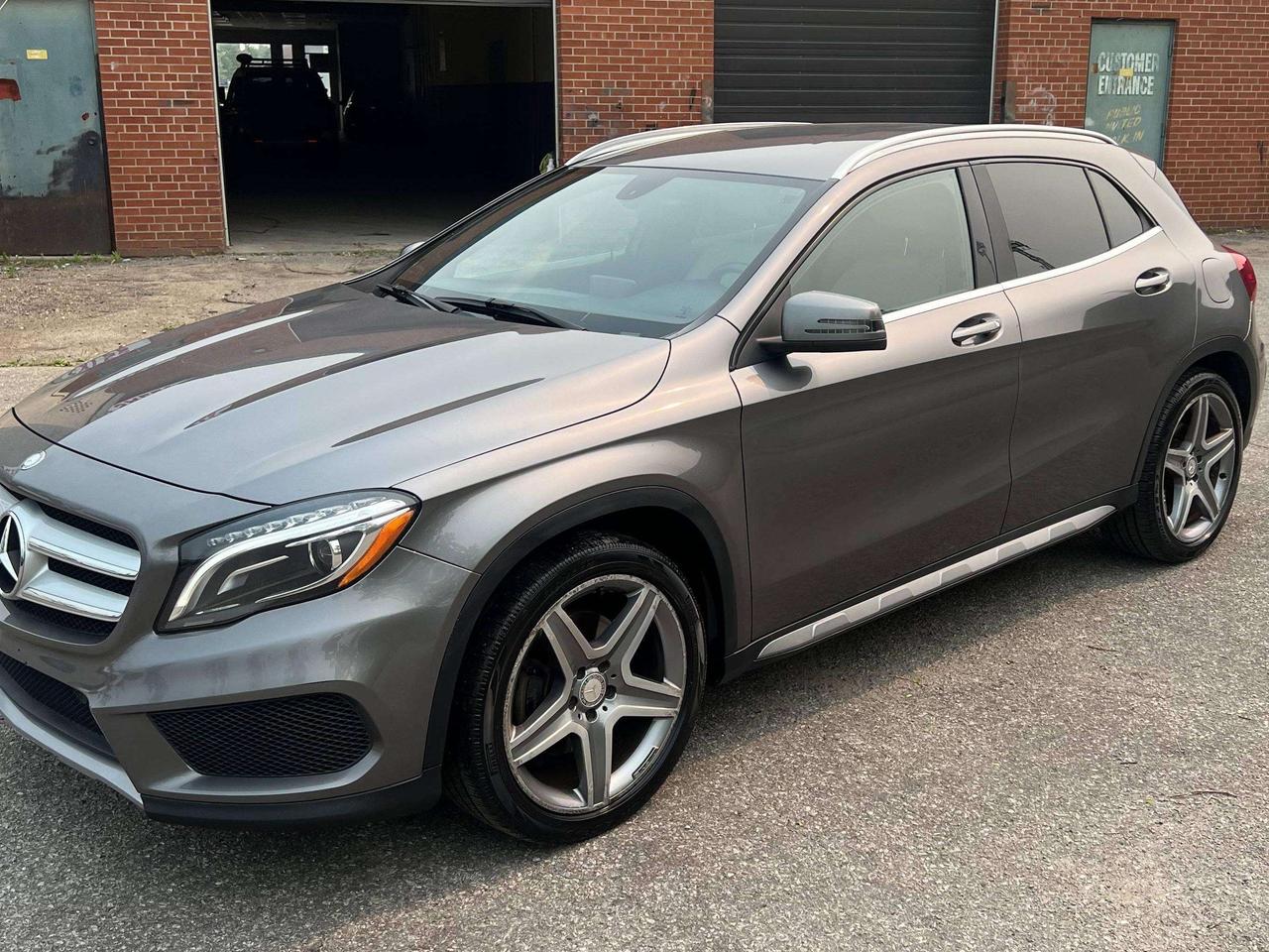 2015 Mercedes-Benz GLA GLA 250 4MATIC NAVIGATION LEATHER SEATS Photo4