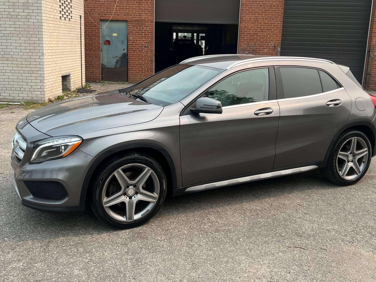 2015 Mercedes-Benz GLA GLA 250 4MATIC NAVIGATION LEATHER SEATS Photo