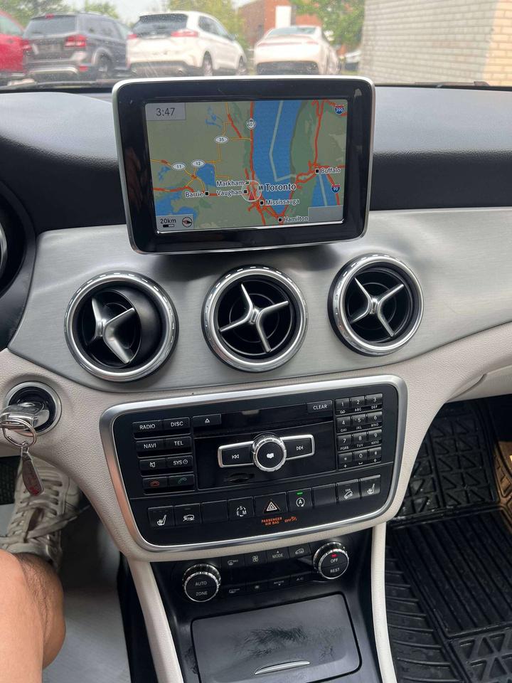 2015 Mercedes-Benz GLA GLA 250 4MATIC NAVIGATION LEATHER SEATS Photo