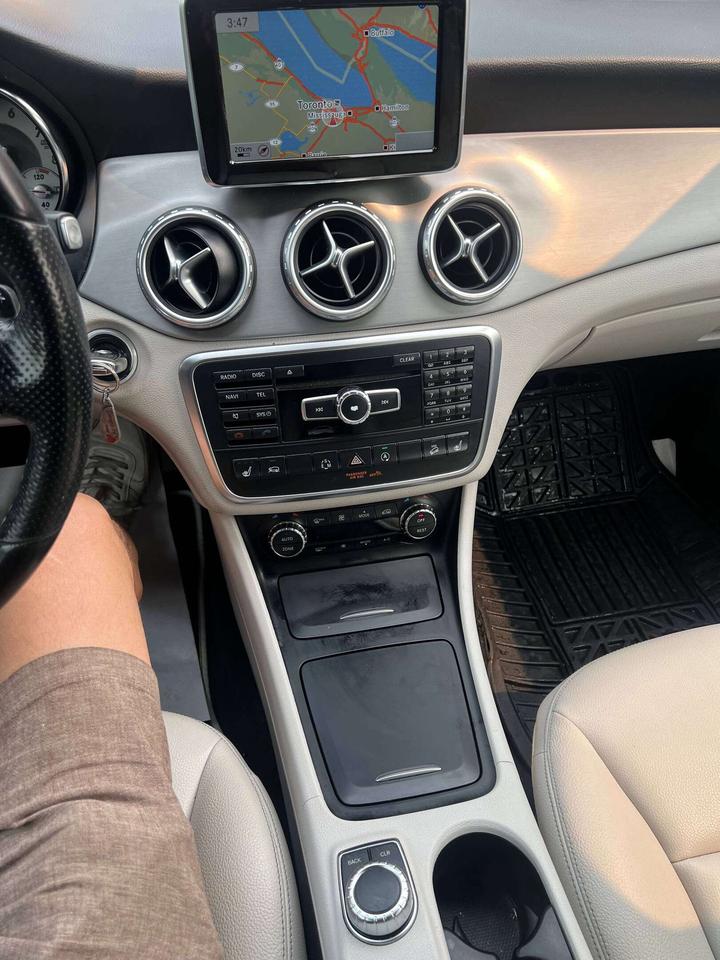 2015 Mercedes-Benz GLA GLA 250 4MATIC NAVIGATION LEATHER SEATS Photo
