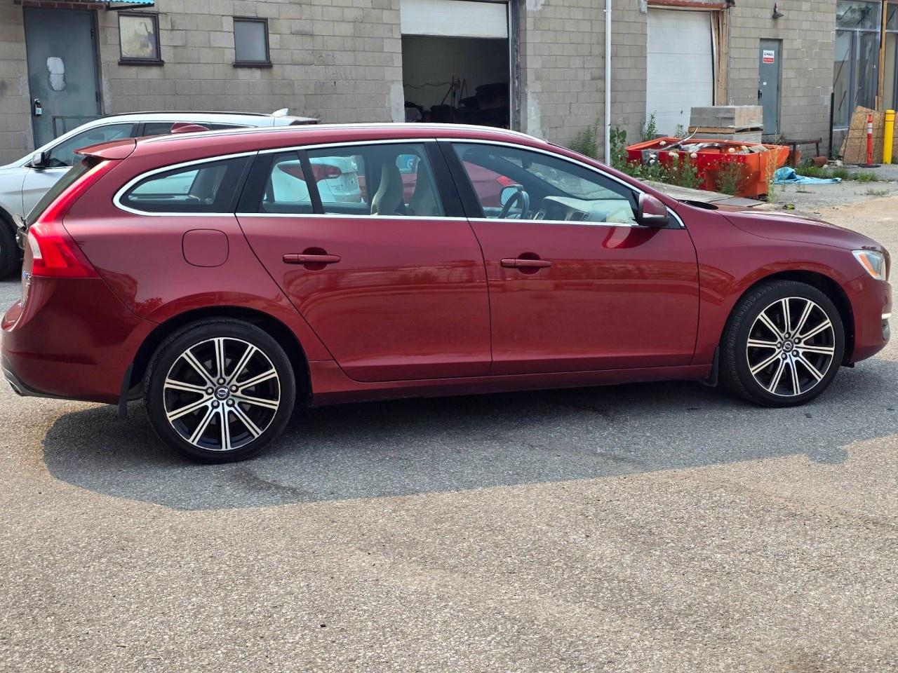 2015 Volvo V60 4DR WGN T6 PREMIER PLUS AWD Photo