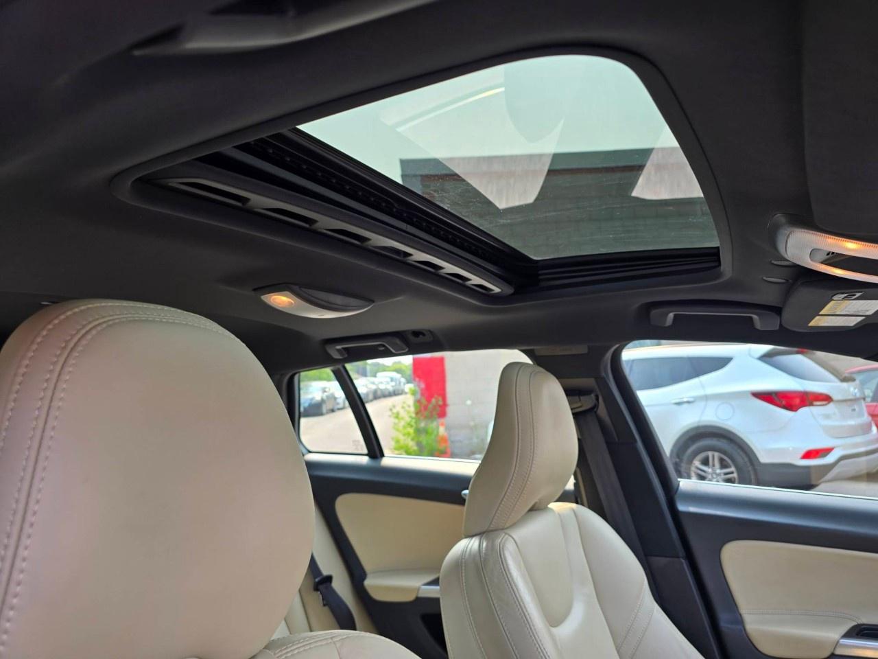 2015 Volvo V60 4DR WGN T6 PREMIER PLUS AWD Photo