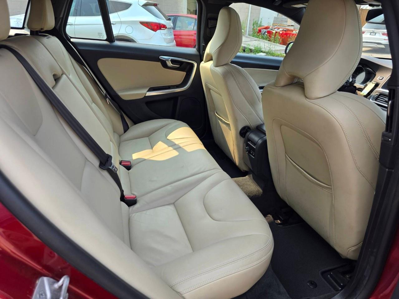 2015 Volvo V60 4DR WGN T6 PREMIER PLUS AWD Photo
