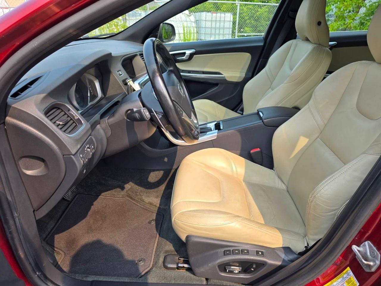 2015 Volvo V60 4DR WGN T6 PREMIER PLUS AWD Photo
