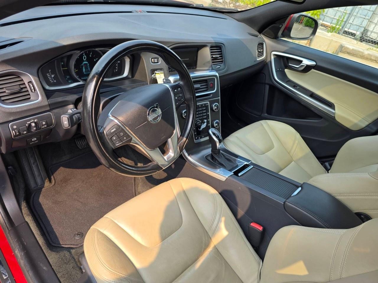 2015 Volvo V60 4DR WGN T6 PREMIER PLUS AWD Photo