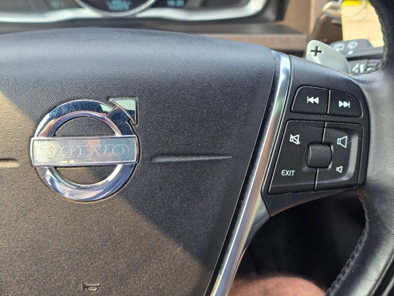 2015 Volvo V60 4DR WGN T6 PREMIER PLUS AWD Photo