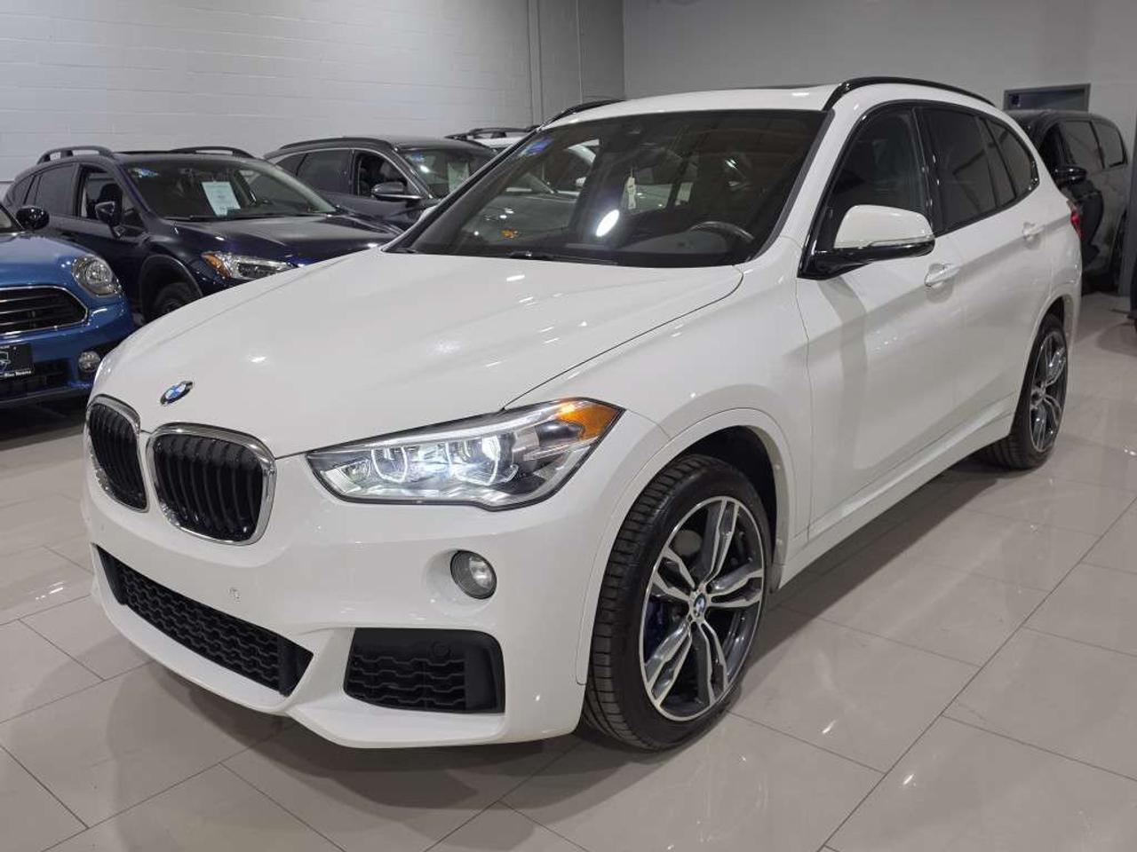 2019 BMW X1 xDrive28i M Sports package No Accidents 19 M wheels Panoramic Roof Navi Backup Cam Photo3
