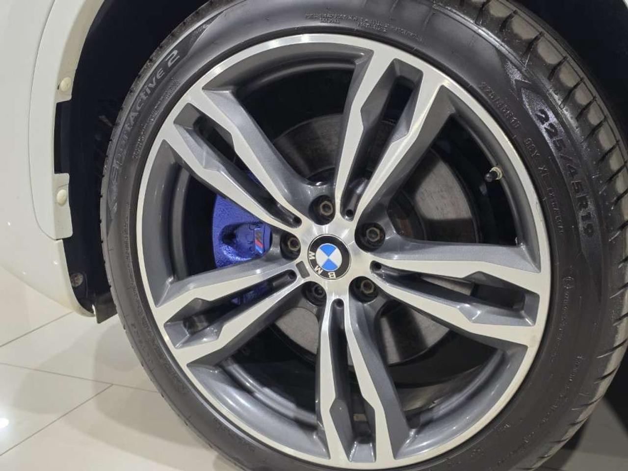 2019 BMW X1 xDrive28i M Sports package No Accidents 19 M wheels Panoramic Roof Navi Backup Cam Photo