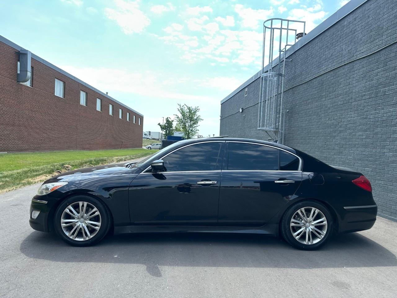 2012 Hyundai Genesis Sedan 4dr Sdn V6 w/Technology Pkg Photo