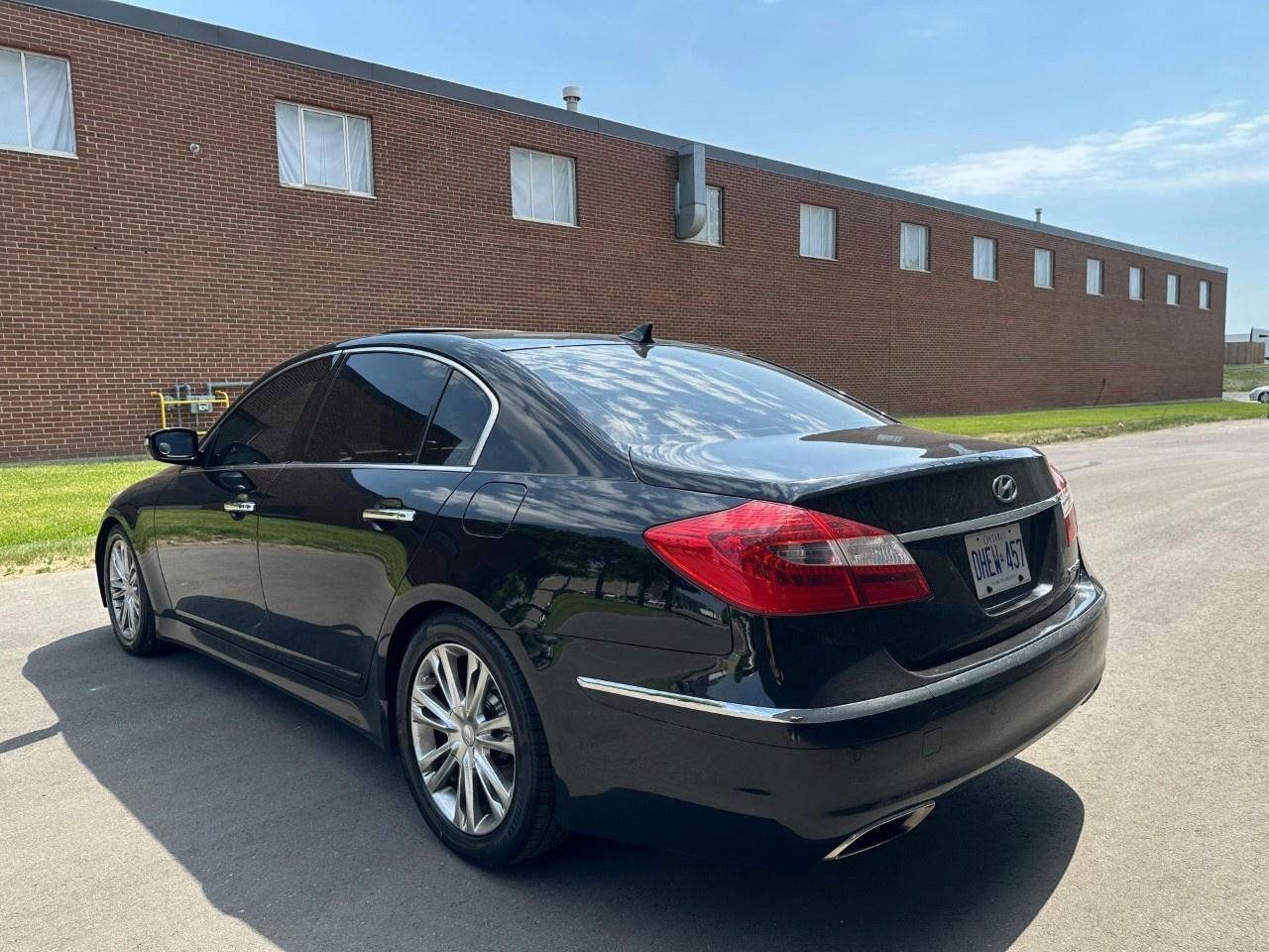 2012 Hyundai Genesis Sedan 4dr Sdn V6 w/Technology Pkg Photo