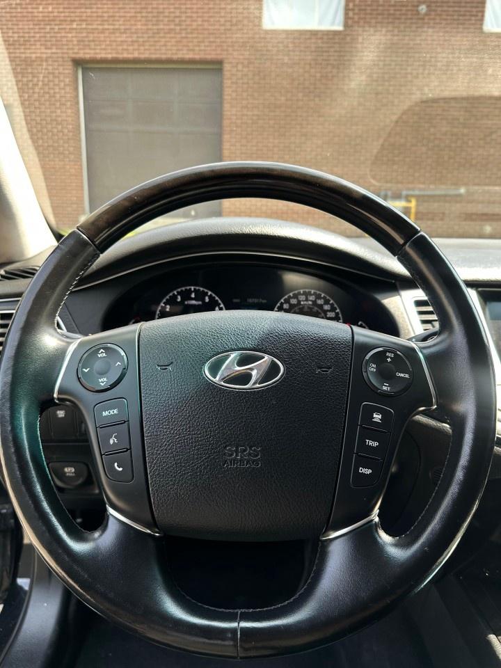 2012 Hyundai Genesis Sedan 4dr Sdn V6 w/Technology Pkg Photo