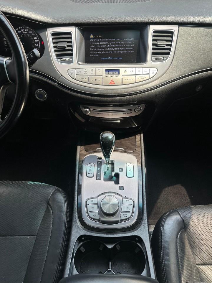 2012 Hyundai Genesis Sedan 4dr Sdn V6 w/Technology Pkg Photo