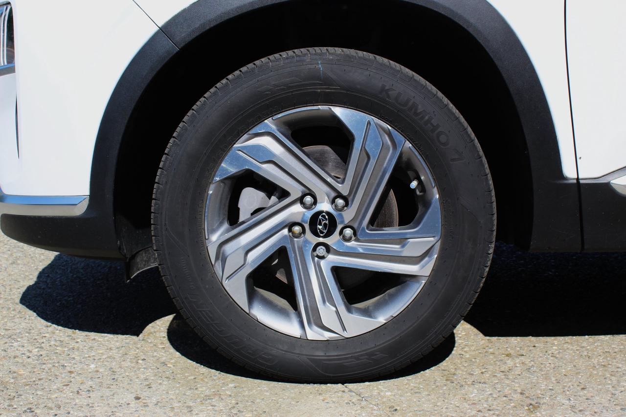 2023 Hyundai Santa Fe Preferred AWD 1-Owner, ONLY 3800 WOW!! Photo