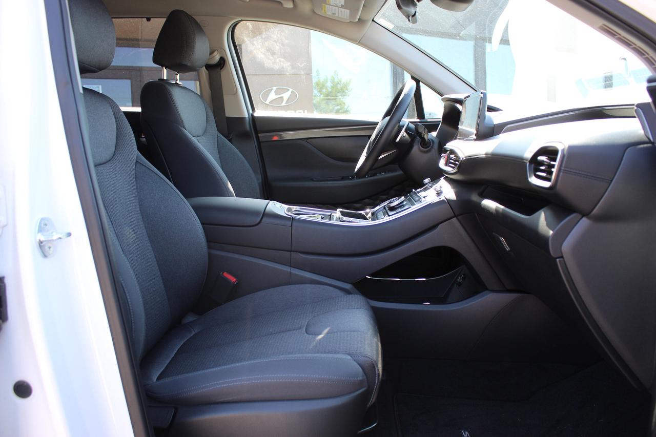 2023 Hyundai Santa Fe Preferred AWD 1-Owner, ONLY 3800 WOW!! Photo