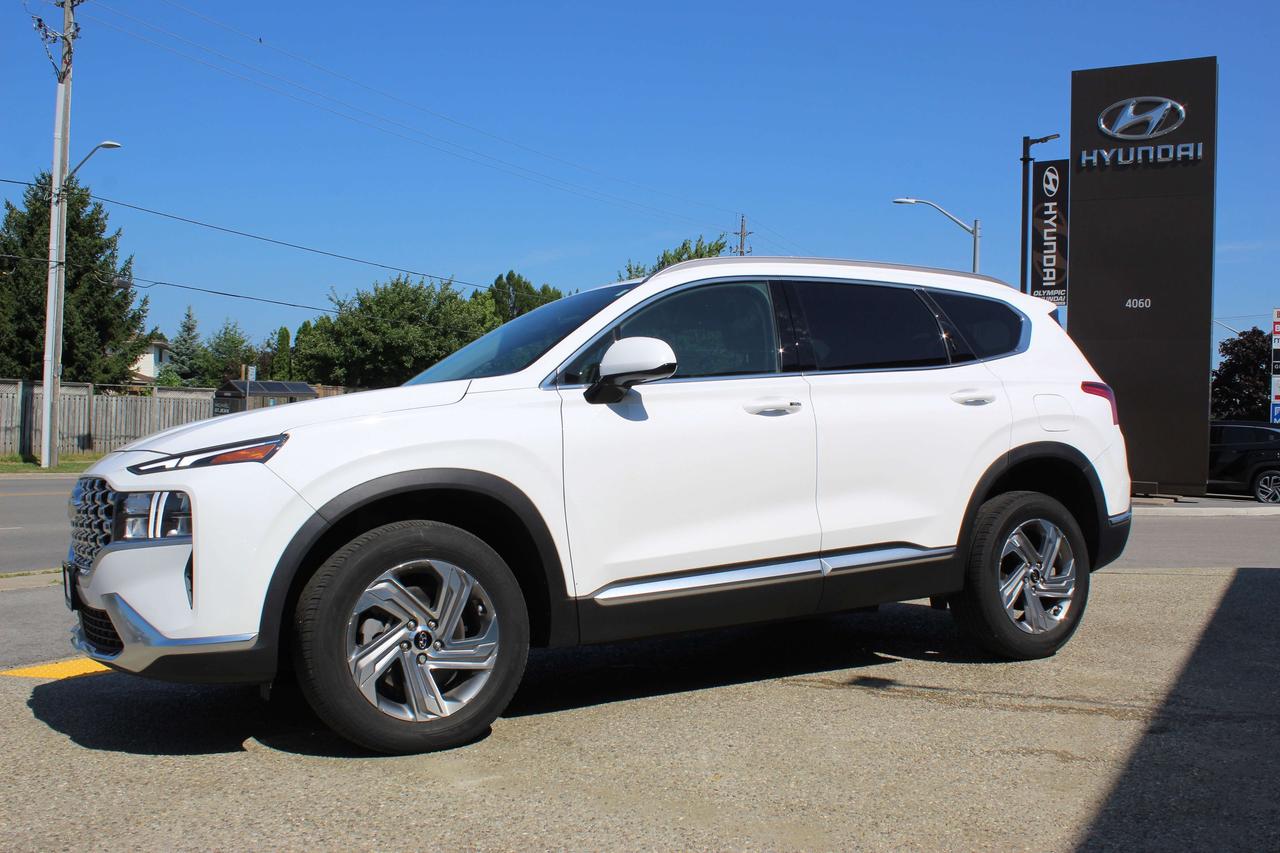 2023 Hyundai Santa Fe Preferred AWD 1-Owner, ONLY 3800KM WOW!! Photo2