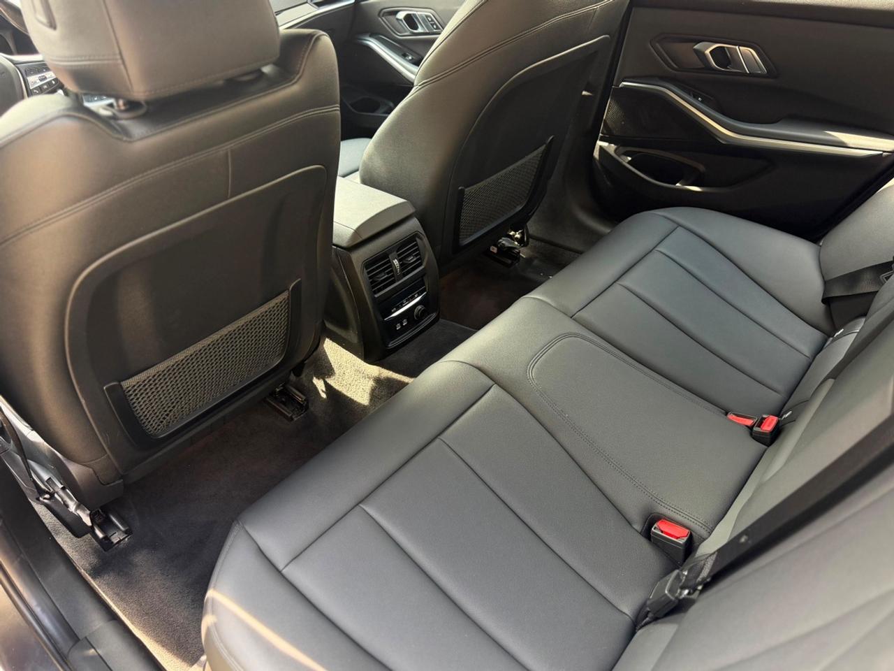 2019 BMW 3-Series 330i xDrive|CLEAN CARFAX Photo