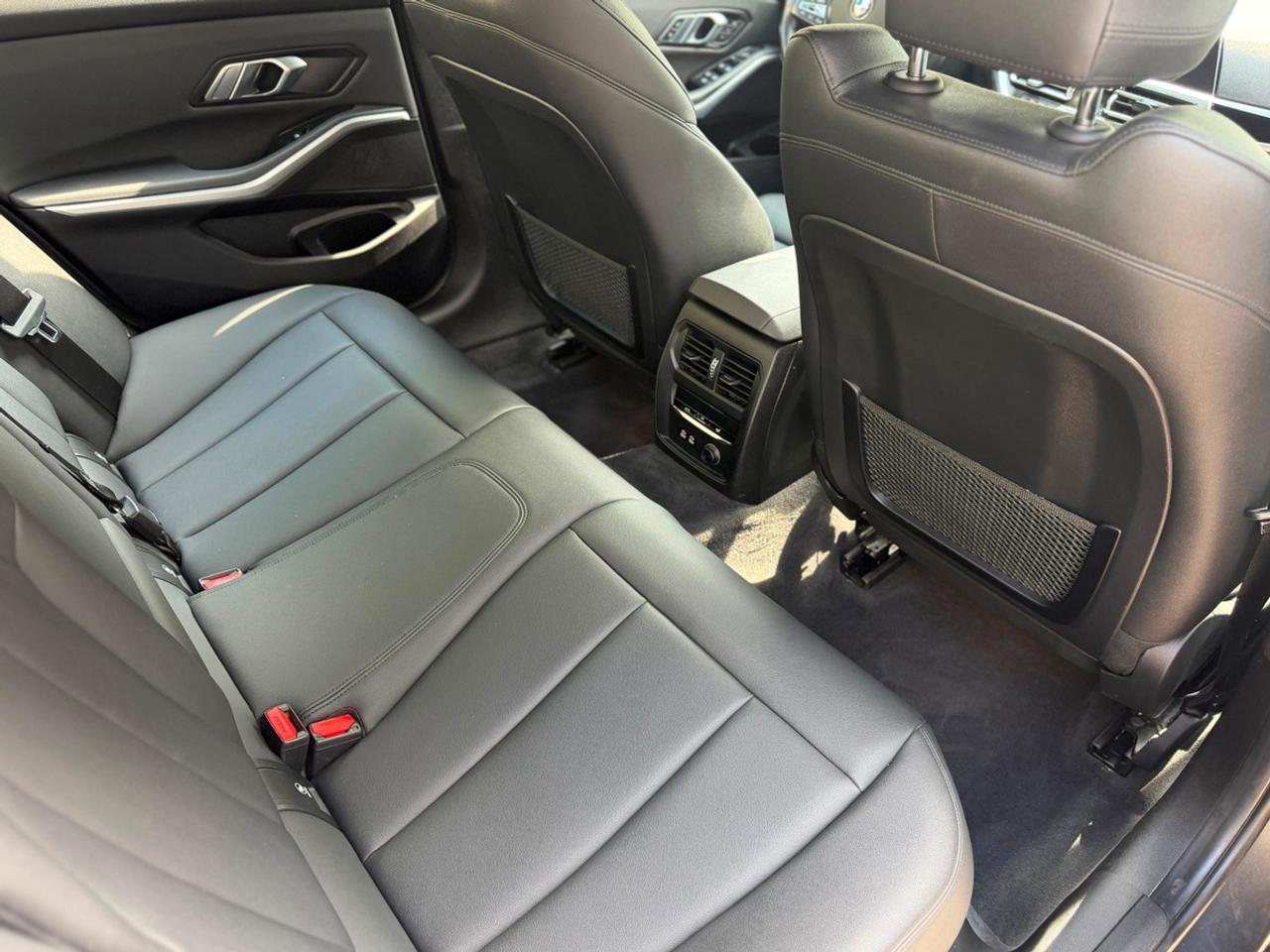 2019 BMW 3-Series 330i xDrive|CLEAN CARFAX Photo