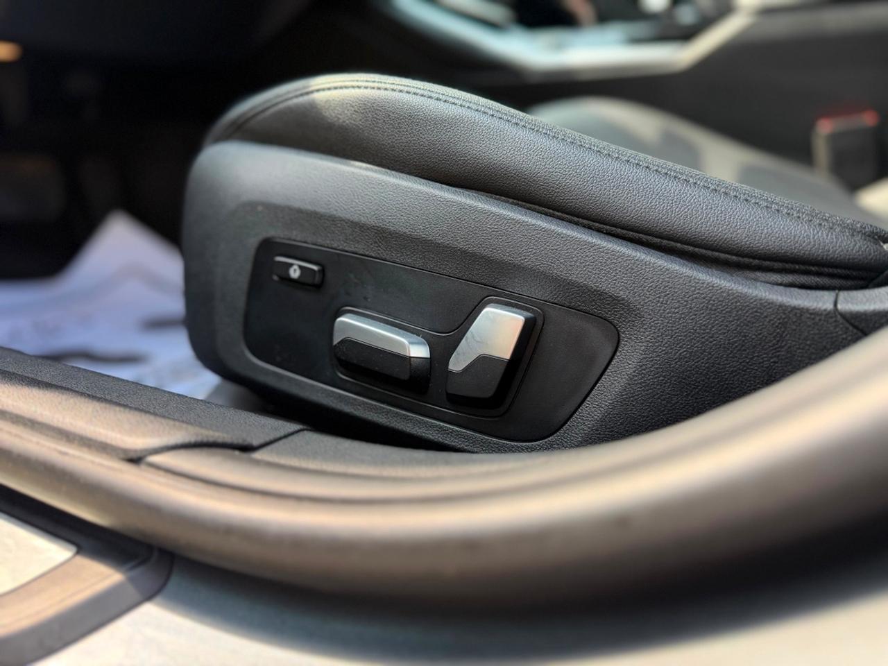 2019 BMW 3-Series 330i xDrive|CLEAN CARFAX Photo