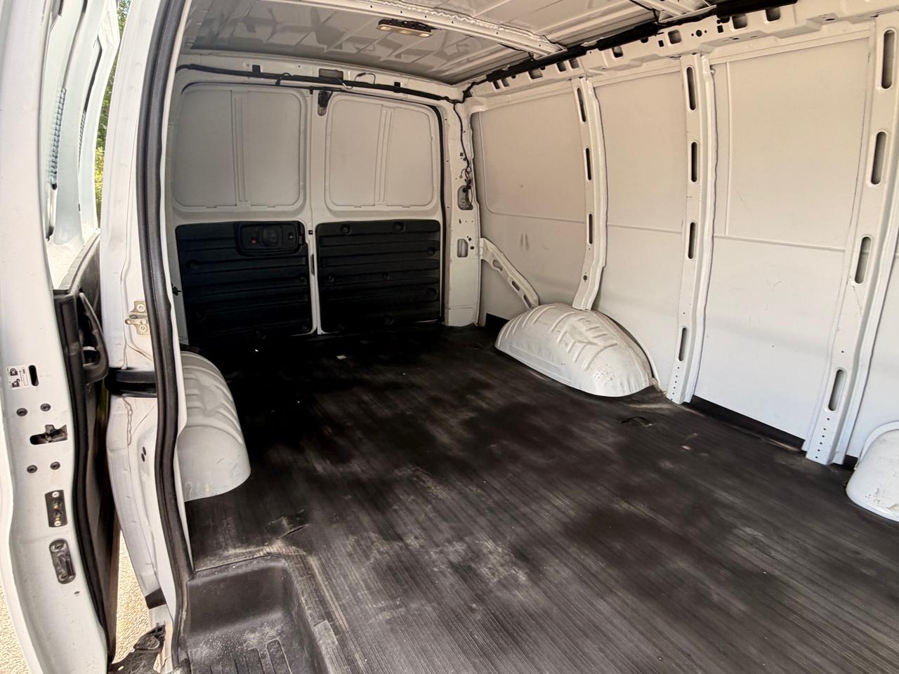2024 GMC Savana 2500 Work Van Rear-Wheel Drive Cargo Van Photo