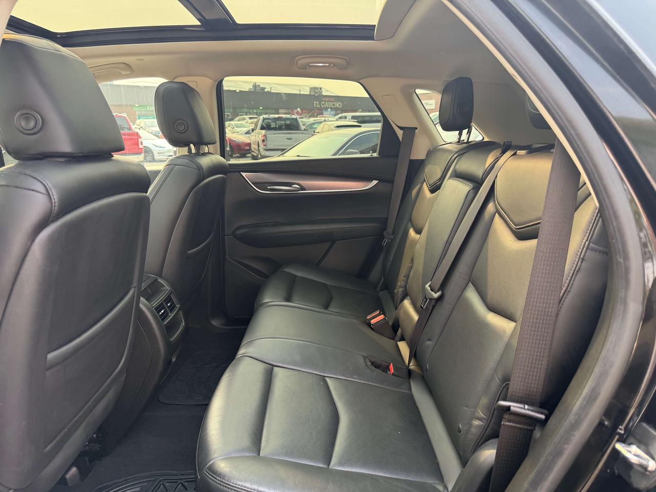 2018 Cadillac XT5 No Accident l Luxury l AWD l 3.6L l V6 l Pano Roof Photo