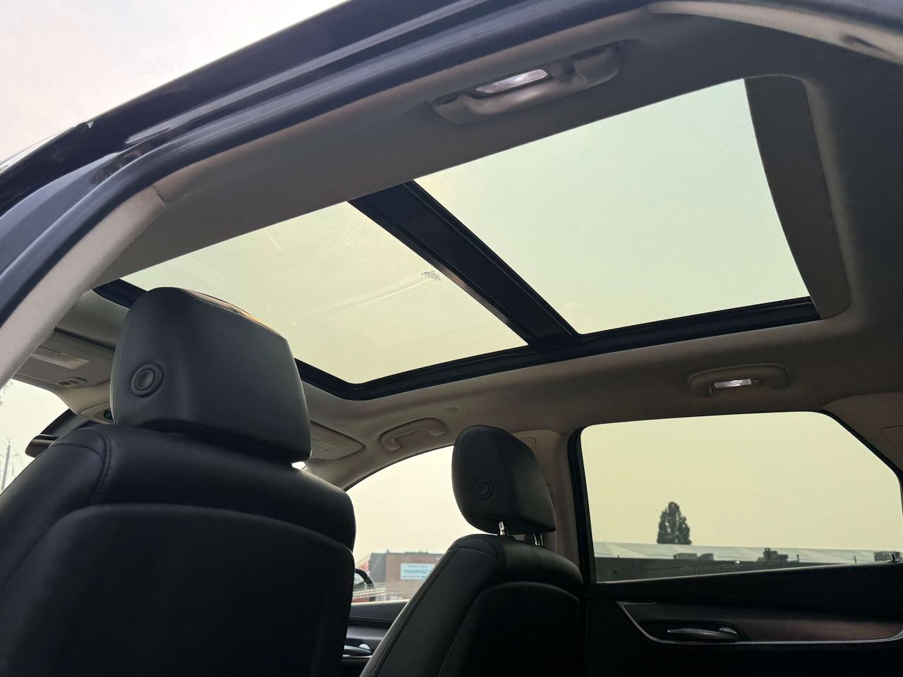 2018 Cadillac XT5 No Accident l Luxury l AWD l 3.6L l V6 l Pano Roof Photo