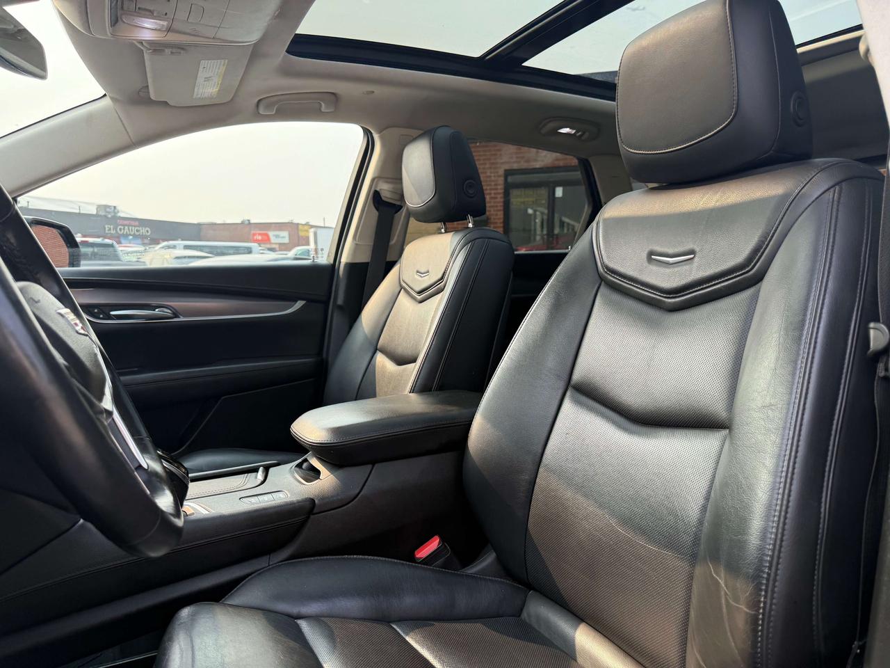 2018 Cadillac XT5 No Accident l Luxury l AWD l 3.6L l V6 l Pano Roof Photo