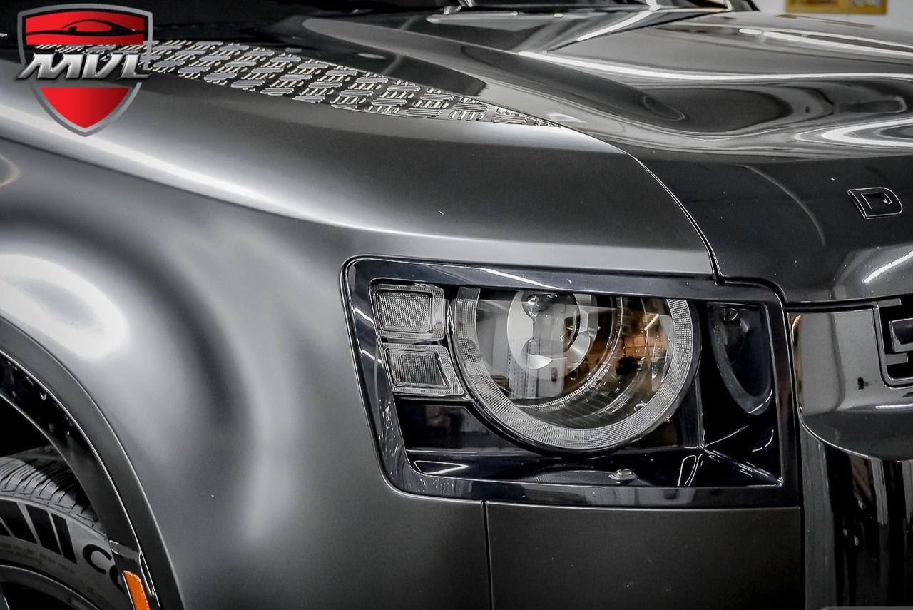 2023 Land Rover Defender V8 4dr All-Wheel Drive 110 Photo