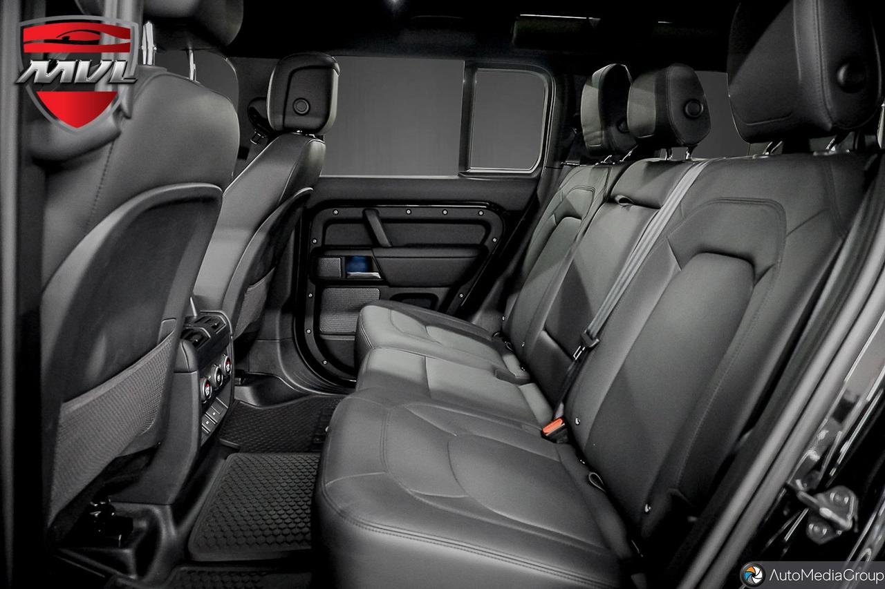 2023 Land Rover Defender V8 4dr All-Wheel Drive 110 Photo