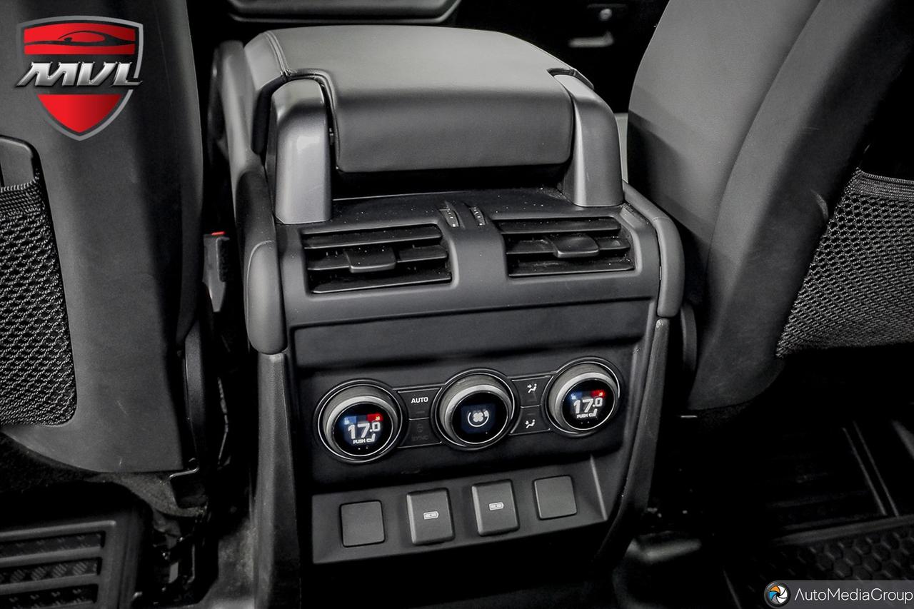 2023 Land Rover Defender V8 4dr All-Wheel Drive 110 Photo