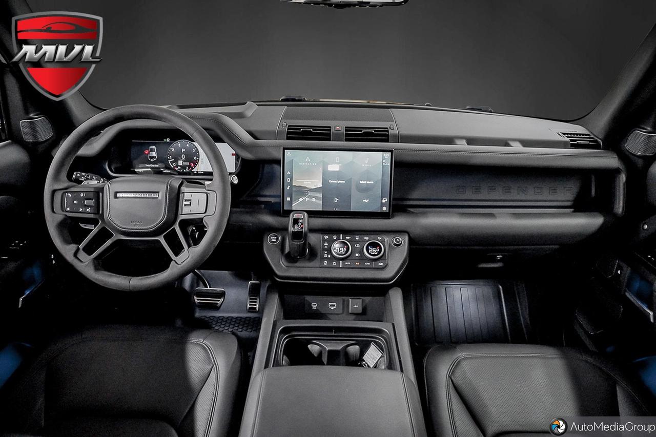 2023 Land Rover Defender V8 4dr All-Wheel Drive 110 Photo