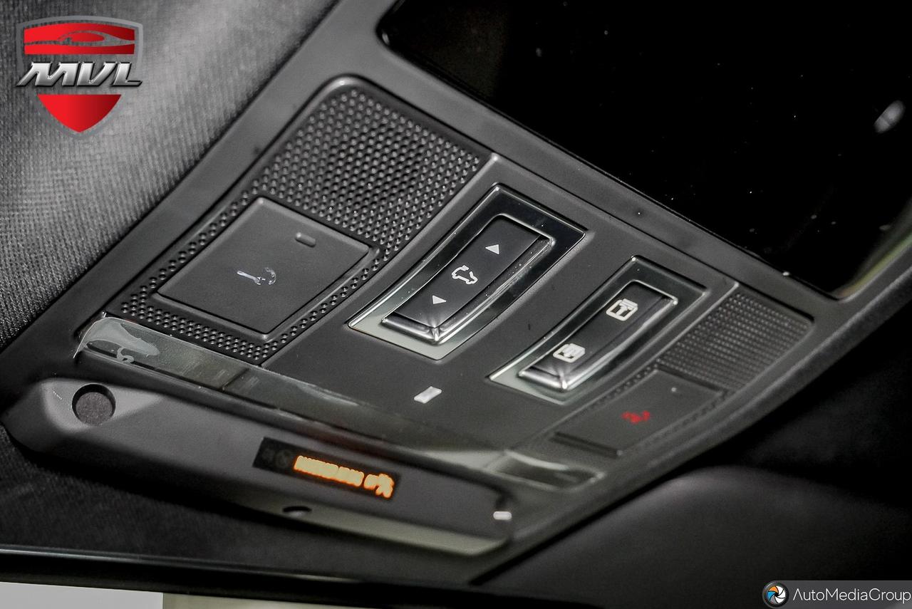 2023 Land Rover Defender V8 4dr All-Wheel Drive 110 Photo