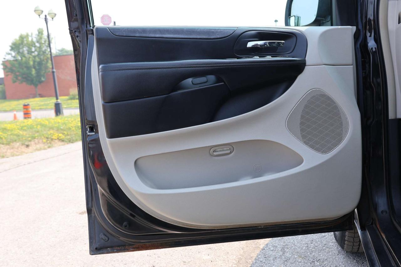 2012 Dodge Grand Caravan CREW PLUS-7PASS-DVD-R STARTER/BCAM/LEATHER/P SEAT/H SEATS & STEERING/BLUETOOTH/PSD/CRUISE CONTROL Photo