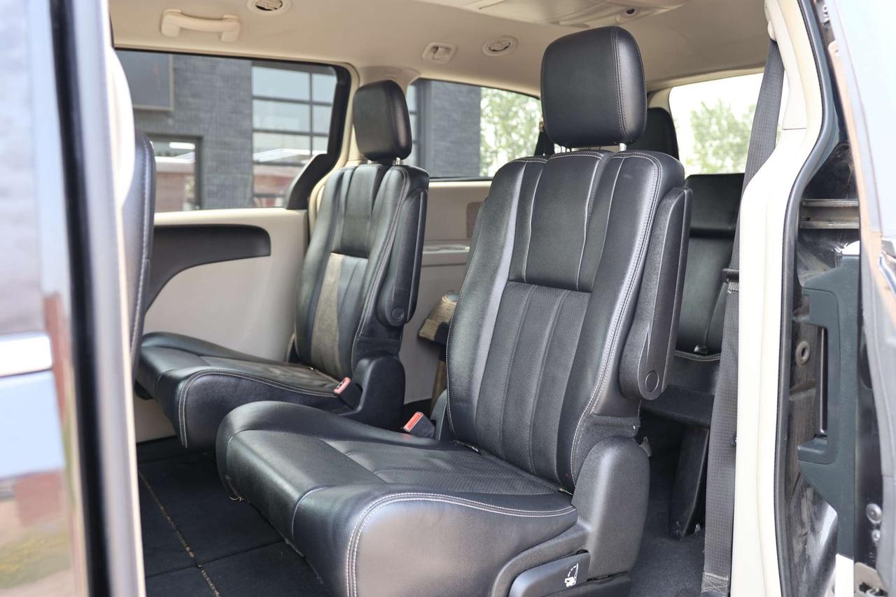 2012 Dodge Grand Caravan CREW PLUS-7PASS-DVD-R STARTER/BCAM/LEATHER/P SEAT/H SEATS & STEERING/BLUETOOTH/PSD/CRUISE CONTROL Photo