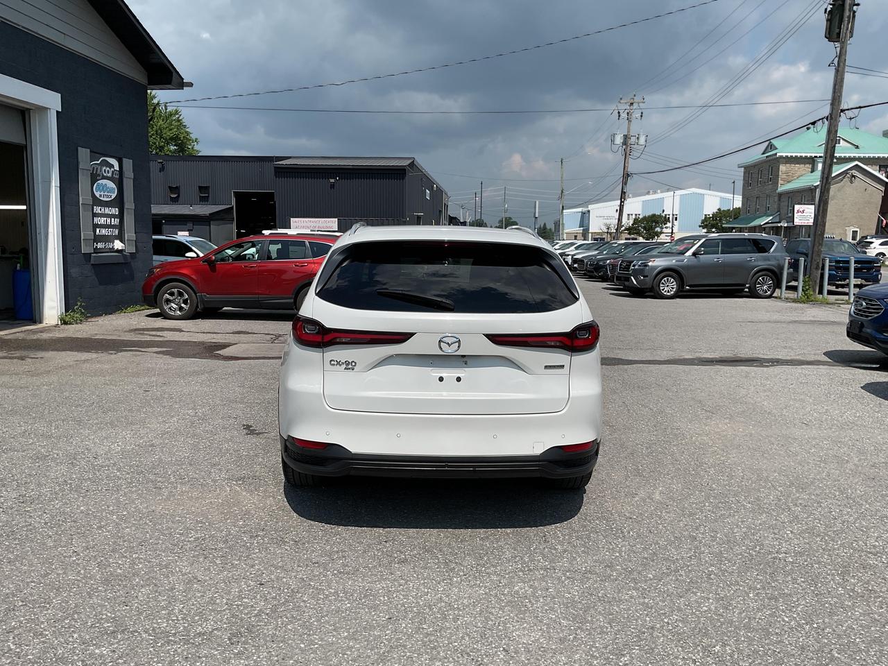 2025 Mazda CX-90 MHEV GS-L 4dr i-ACTIV All-Wheel Drive Sport Utility Photo4