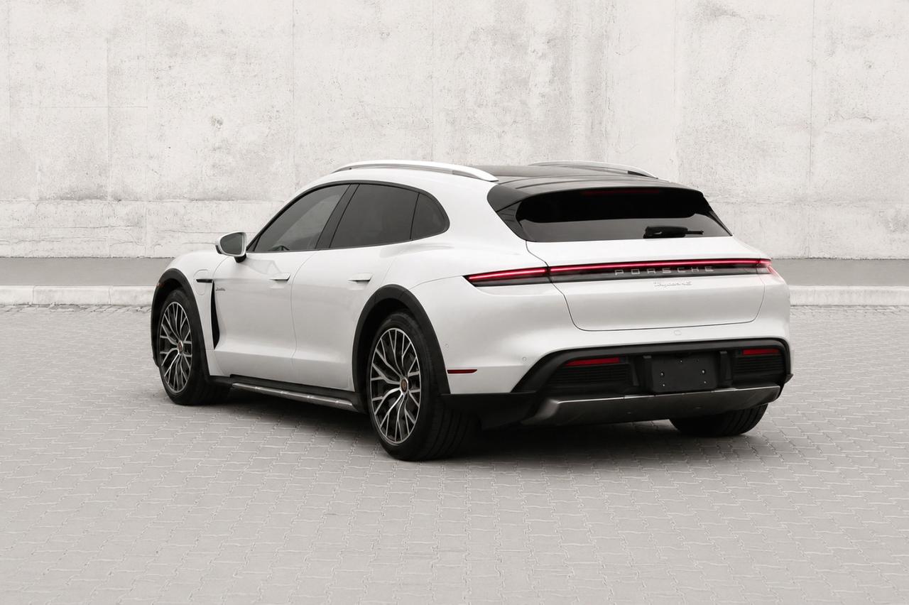 2022 Porsche Taycan Cross Turismo 4  SiriusXM Gps ParkingSensors Rever Photo